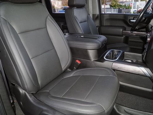 Used 2021 Chevrolet Silverado 2500 LTZ w/ LTZ Convenience Package image 21