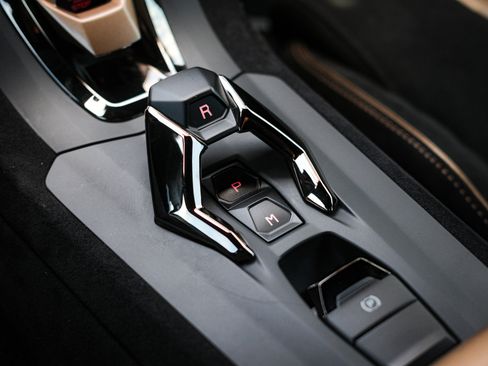 Used 2022 Lamborghini Huracan STO image 34