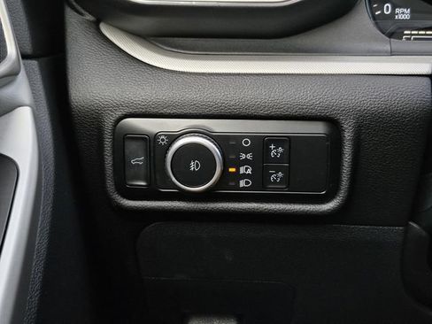 Certified 2024 Ford Explorer XLT w/ Equipment Group 202A AWD/4WD image 19