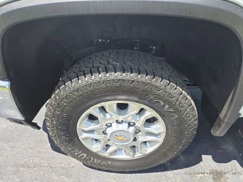 Used 2025 Chevrolet Silverado 2500 LT AWD/4WD image 24