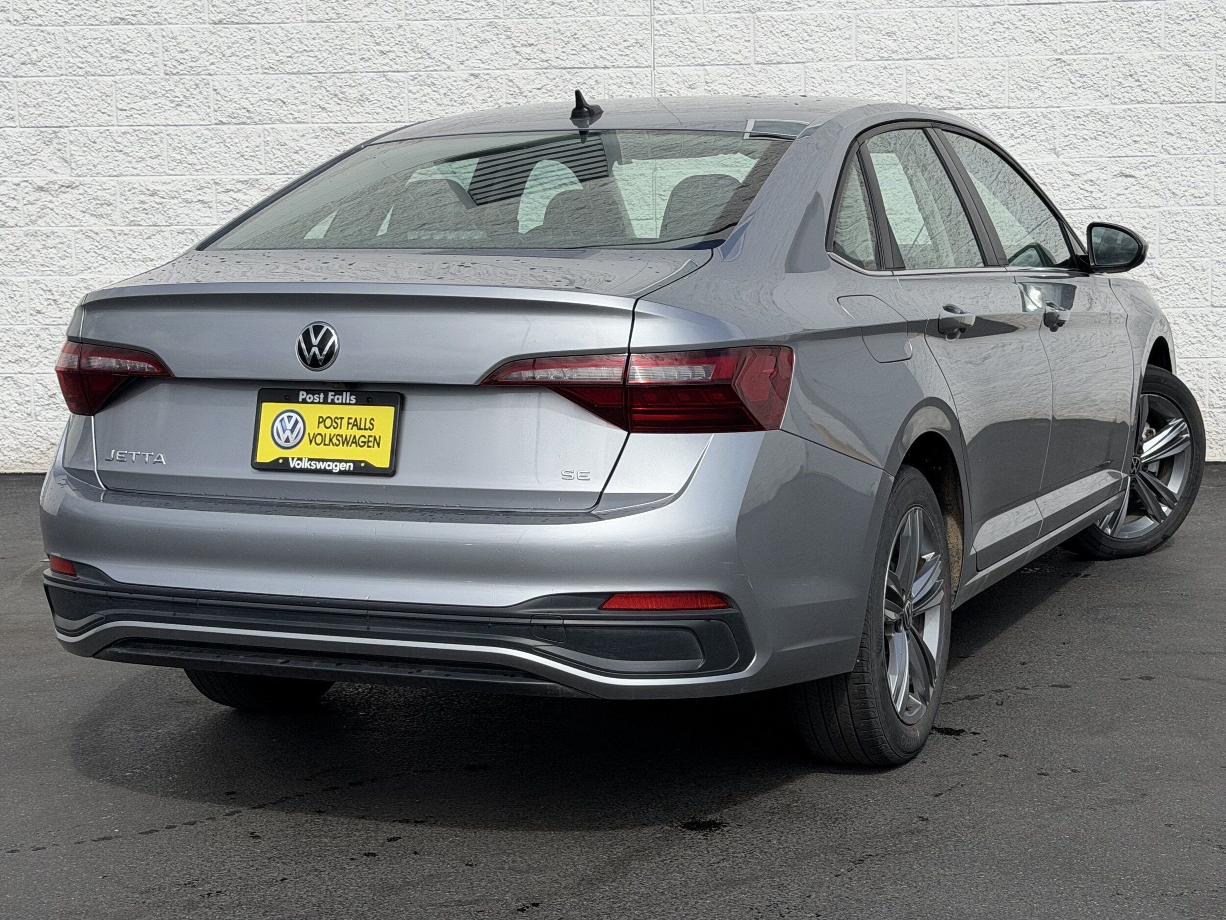 Used 2024 Volkswagen Jetta SE FWD image 7