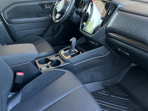 Used 2025 Subaru Forester Touring AWD/4WD image 17