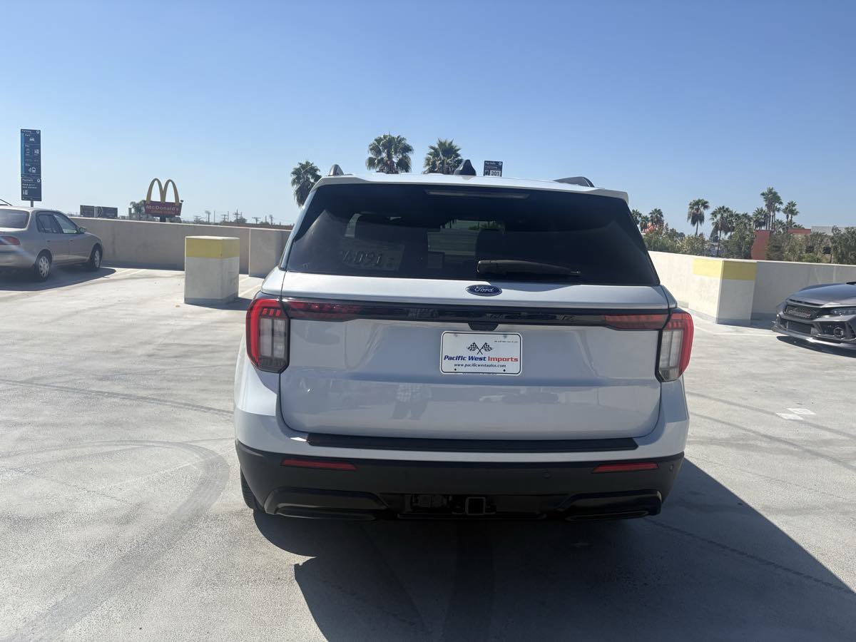 Used 2026 Ford Explorer ST-Line w/ ST-Line Street Pack RWD image 13