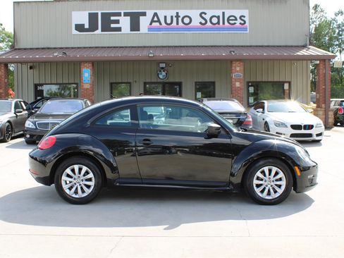 Used 2013 Volkswagen Beetle 2.5 image 8
