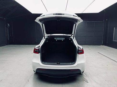 Used 2021 Tesla Model Y Long Range AWD/4WD image 39
