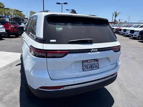 Used 2025 Jeep Grand Cherokee Laredo X RWD image 21