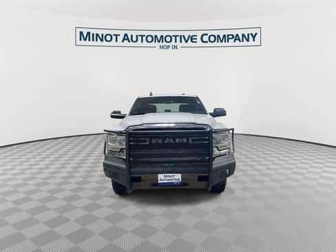 Used 2022 RAM 2500 Tradesman w/ Chrome Appearance Group AWD/4WD image 3