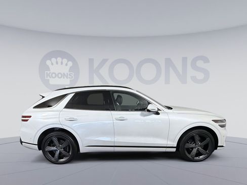Used 2023 Genesis GV70 3.5T Sport w/ Sport Prestige Package image 8