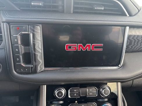 Used 2024 GMC Yukon Denali image 12