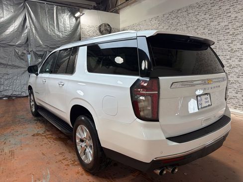 Used 2023 Chevrolet Suburban Premier AWD/4WD image 5