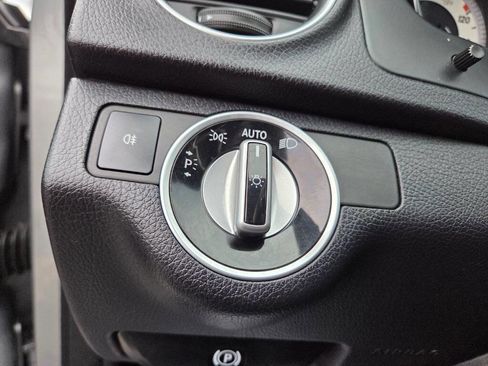 Used 2013 Mercedes-Benz C 300 4MATIC Sedan image 20