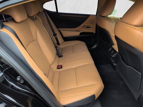 Used 2025 Lexus ES 300h w/ Premium Package FWD image 21