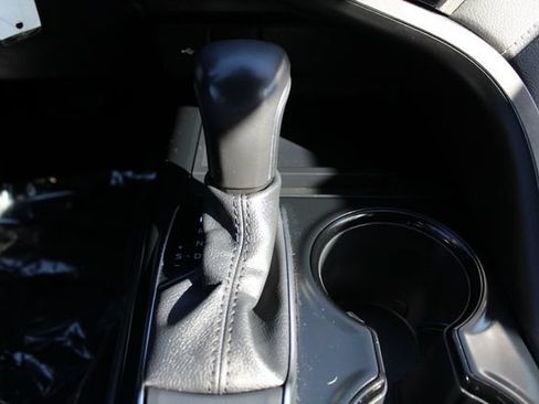 Used 2020 Toyota Camry SE FWD image 33