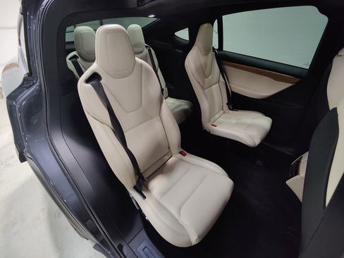 Used 2020 Tesla Model X Long Range image 14