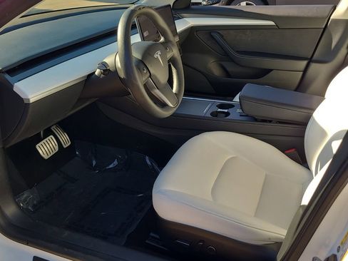 Used 2022 Tesla Model 3 Performance image 11