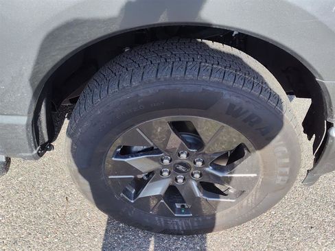 Used 2024 Ford F150 Lightning Lariat image 5