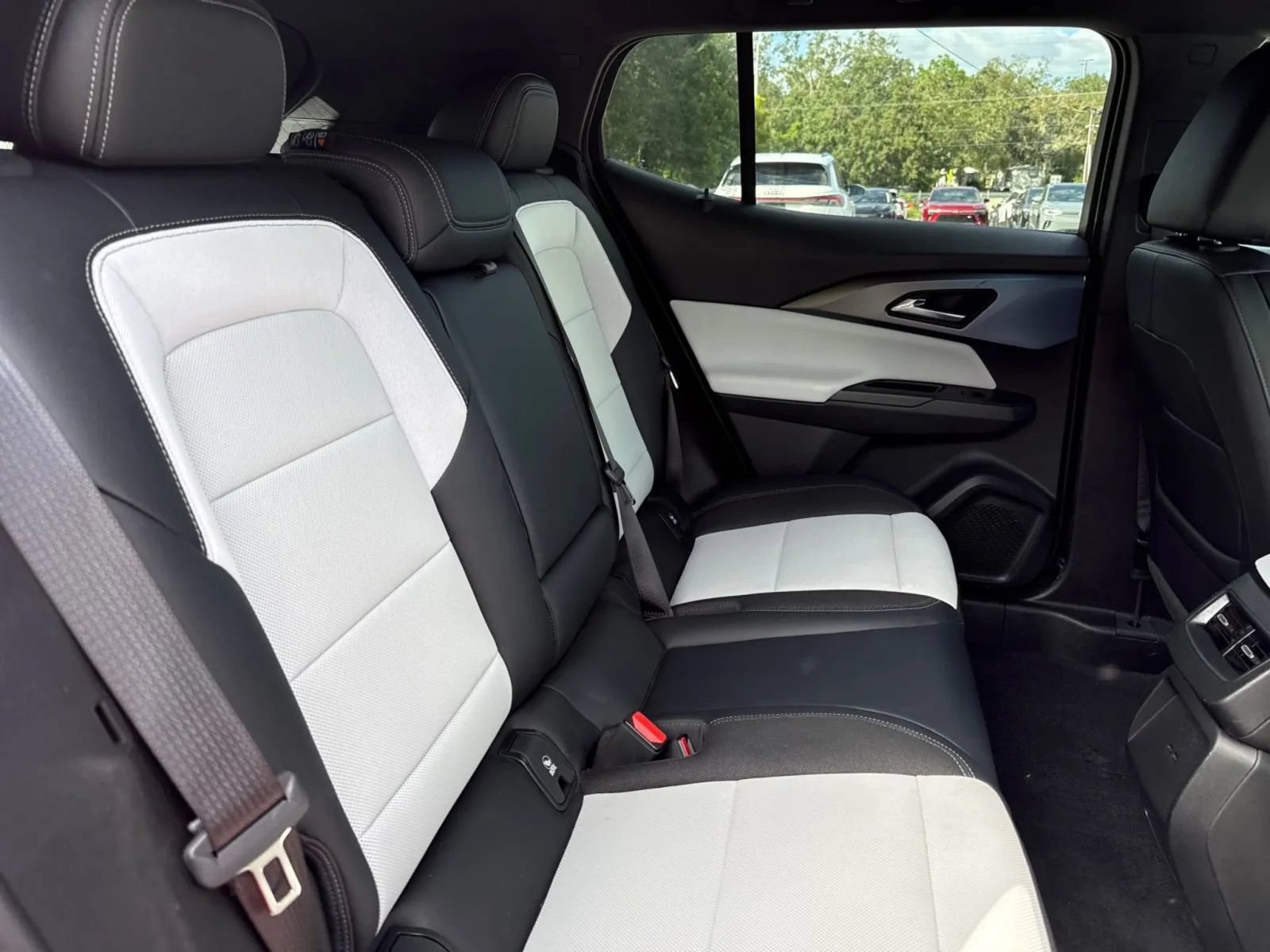 Used 2024 Chevrolet Equinox EV LT w/ Active Safety Package 3 FWD image 14