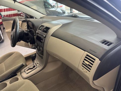 Used 2011 Toyota Corolla LE image 12