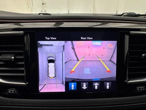 Used 2020 Chrysler Pacifica Limited FWD image 28