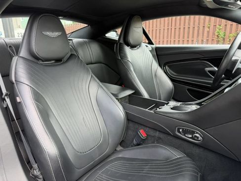 Used 2017 Aston Martin DB11 V12 RWD image 23