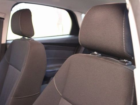 Used 2018 Ford Focus SE image 15