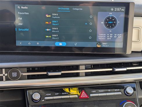 Used 2025 Hyundai Santa Fe SEL image 13