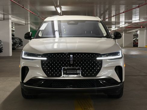 New 2026 Lincoln Nautilus Premier AWD/4WD image 3