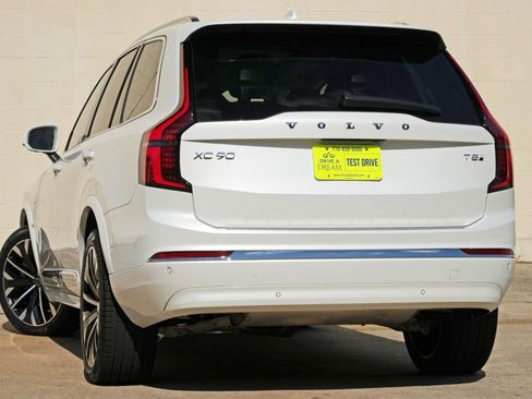 Used 2025 Volvo XC90 T8 Plus w/ Protection Package Premier AWD/4WD image 6