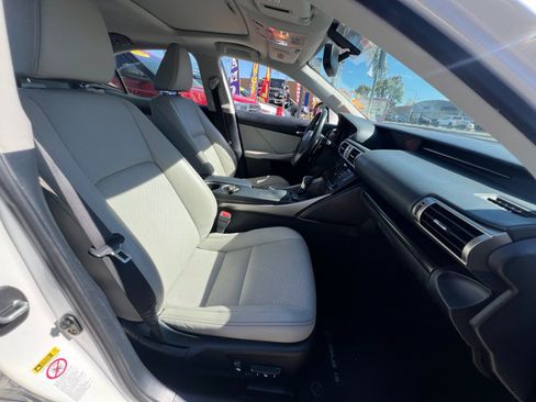 Used 2014 Lexus IS 350 w/ Navigation Package RWD image 8