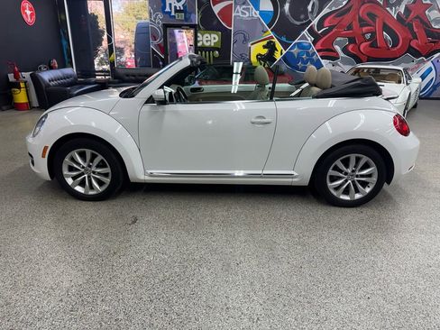 Used 2013 Volkswagen Beetle TDI FWD image 10