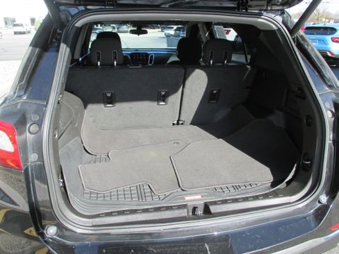 Used 2019 Chevrolet Equinox LT image 10