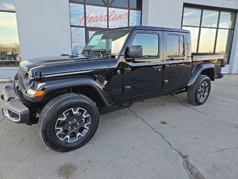 New 2026 Jeep Gladiator Sport image 3