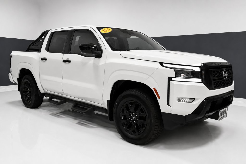 Used 2023 Nissan Frontier SV w/ Midnight Edition Package AWD/4WD image 8