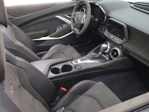 Used 2018 Chevrolet Camaro ZL1 RWD image 65
