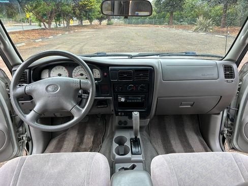 Used 2004 Toyota Tacoma PreRunner image 33