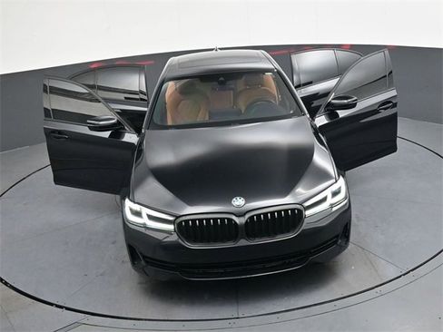 Used 2022 BMW 530i w/ Convenience Package image 33