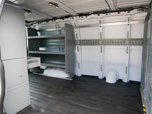 Used 2021 Chevrolet Express 2500 w/ Driver Convenience Package image 8