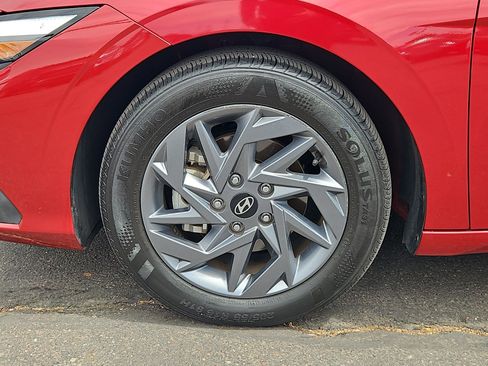 Used 2024 Hyundai Elantra SEL FWD image 10
