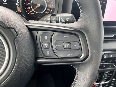 Used 2025 Jeep Wrangler Unlimited Rubicon w/ XTREMEE 35" Tire Package image 19