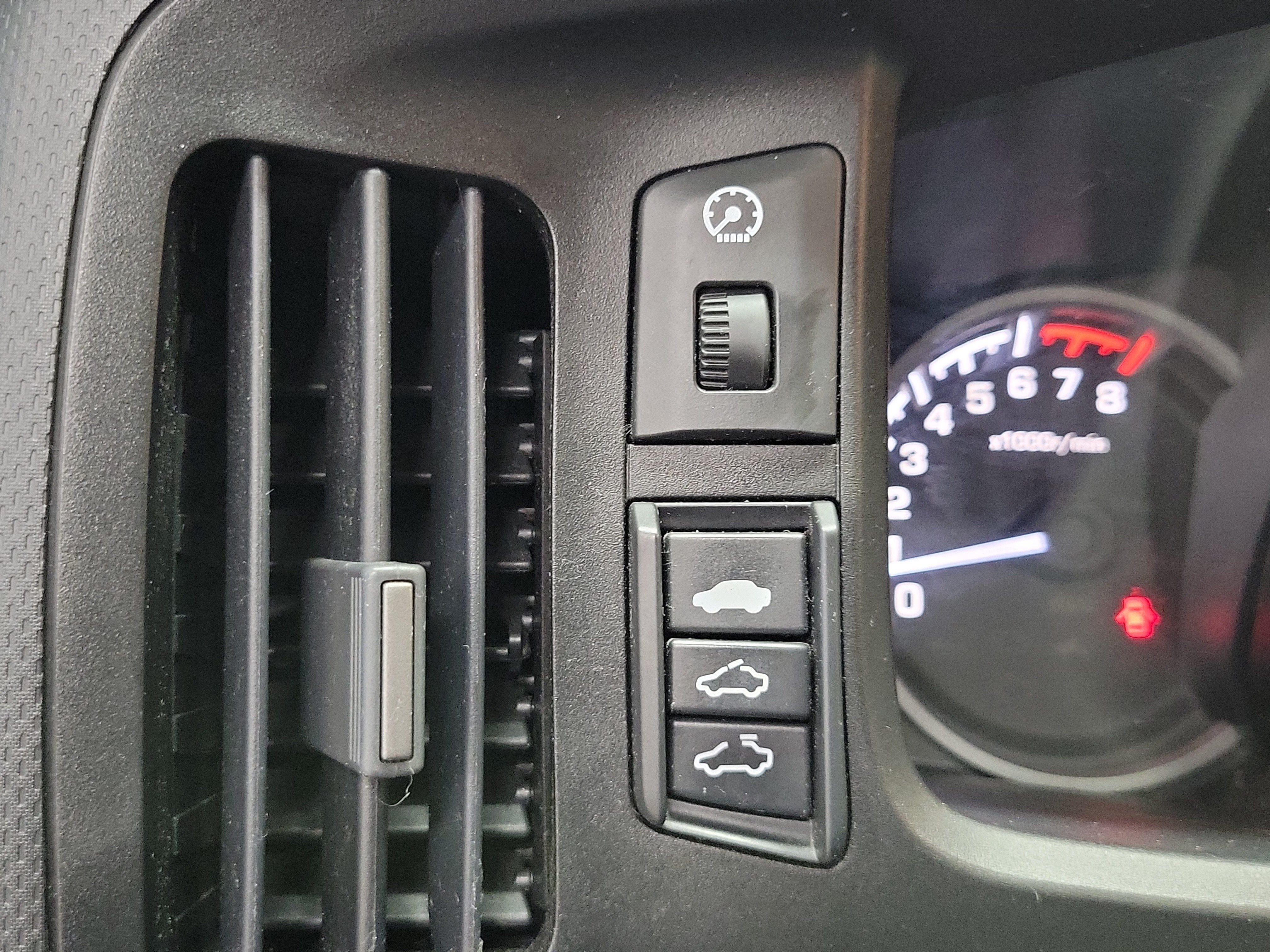 Used 2014 Honda Ridgeline SE image 30