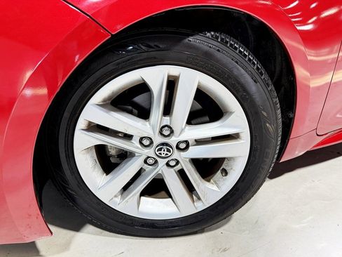Used 2021 Toyota Corolla SE FWD image 2
