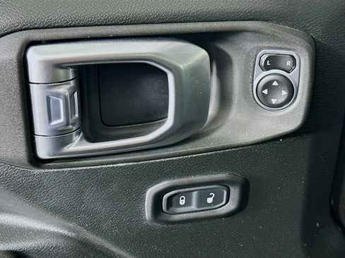 Used 2020 Jeep Gladiator Rubicon AWD/4WD image 15