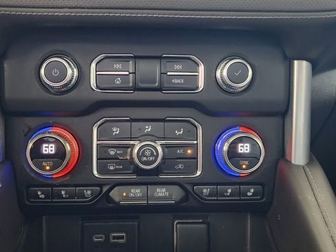 Used 2023 GMC Yukon SLT image 27