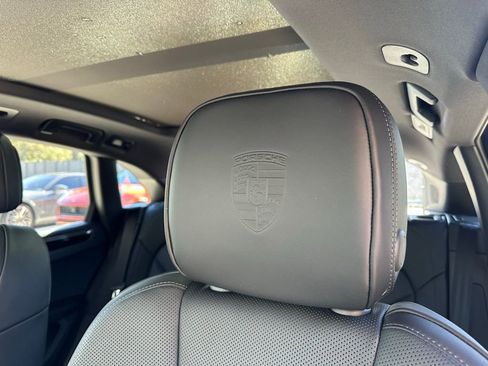 Used 2026 Porsche Macan AWD/4WD image 24
