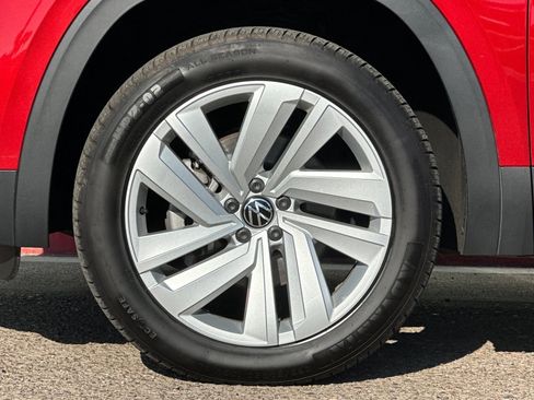 Used 2022 Volkswagen Atlas Cross Sport SE image 25