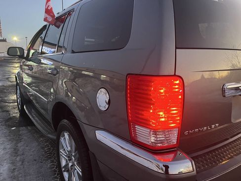 Used 2009 Chrysler Aspen Limited w/ Trailer Tow Group image 10