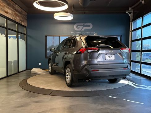 Used 2021 Toyota RAV4 LE w/ Carpet Mat Package (TMS) AWD/4WD image 5