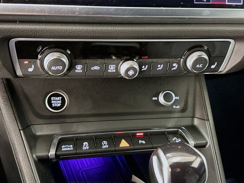 Used 2022 Audi Q3 2.0T Premium Plus w/ Premium Plus Package image 24