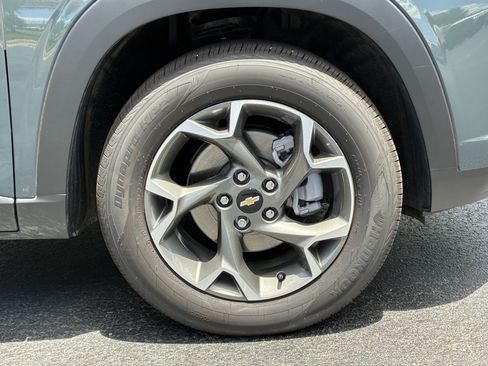 Used 2026 Chevrolet Trax LT FWD image 11