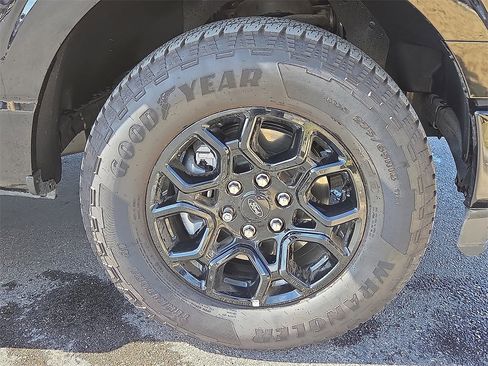 New 2025 Ford F150 Lariat w/ FX4 Off-Road Package image 8